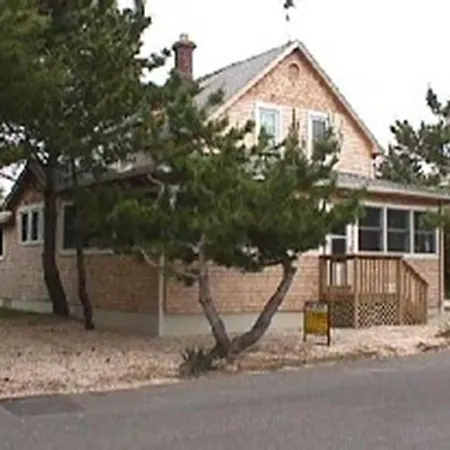 Ship Bottom Ocean Block Beach Cottage, Great Location Only 3 Houses From The Sand And Surf, Walking Distance To Shops, Dining And Mini Golf 11490